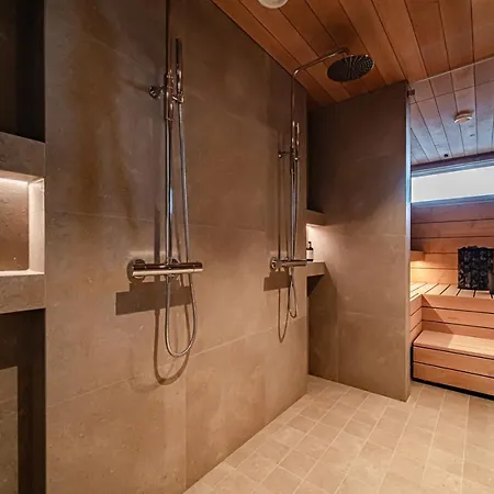 Fjaellen Lumiere Penthouse Ski-in Ski-out By Aavalevi * Levi